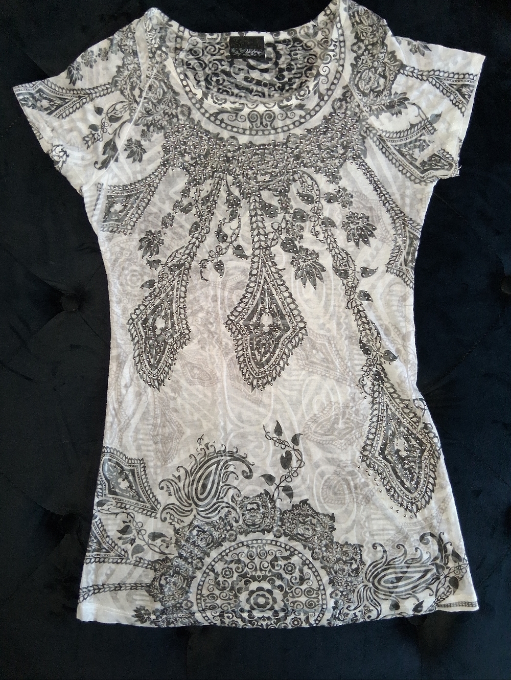 Daytrip Black & White Paisley Short Sleeve Tee